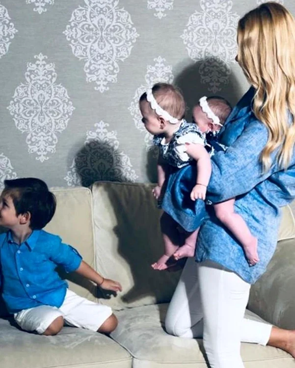 Valentina Pelinel a publicat primele imagini cu gemenele ei