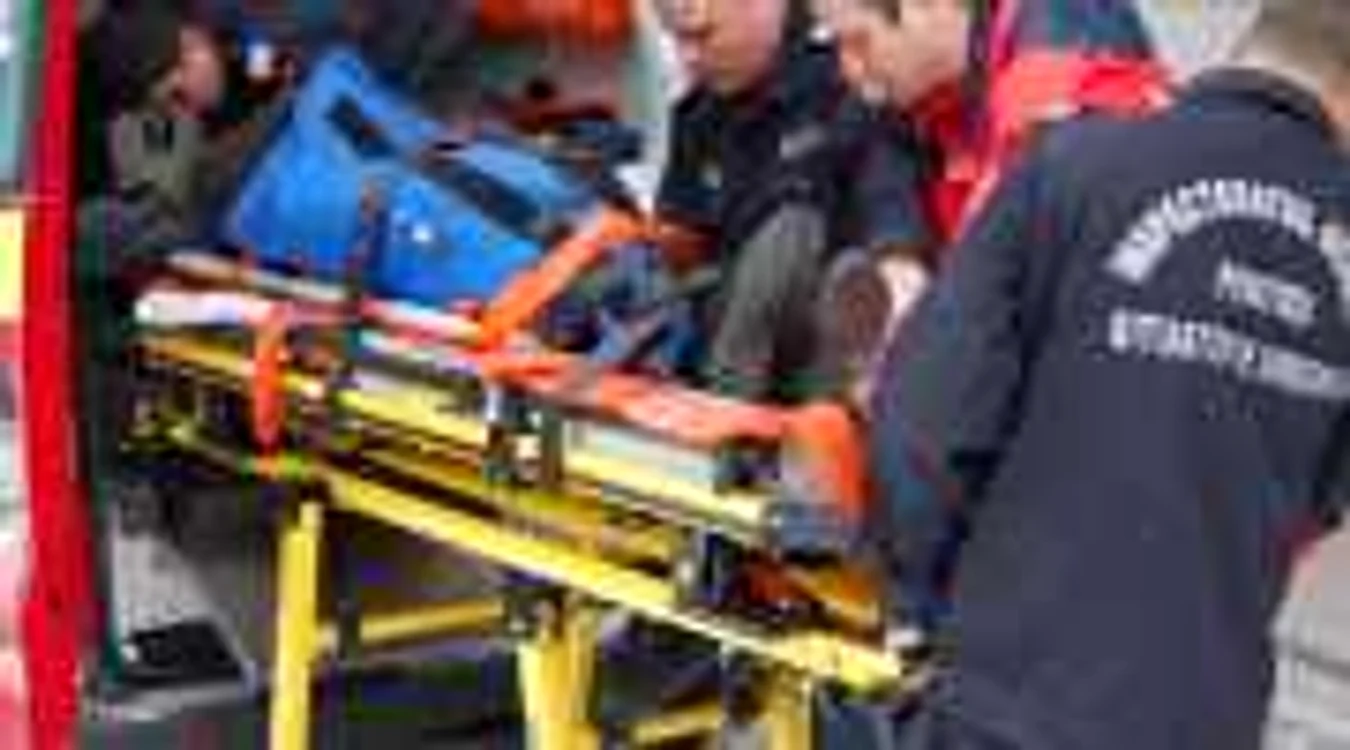 Toţi cei cinci pasageri ai autoturismului au fost transportaţi la spital