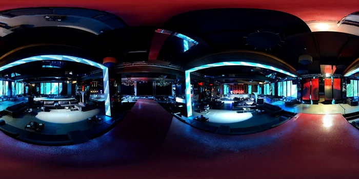 Accesul bărbaţilor în club, în seara de 8 Martie, este permis abia după ora 1.00. FOTOsky-club.ro