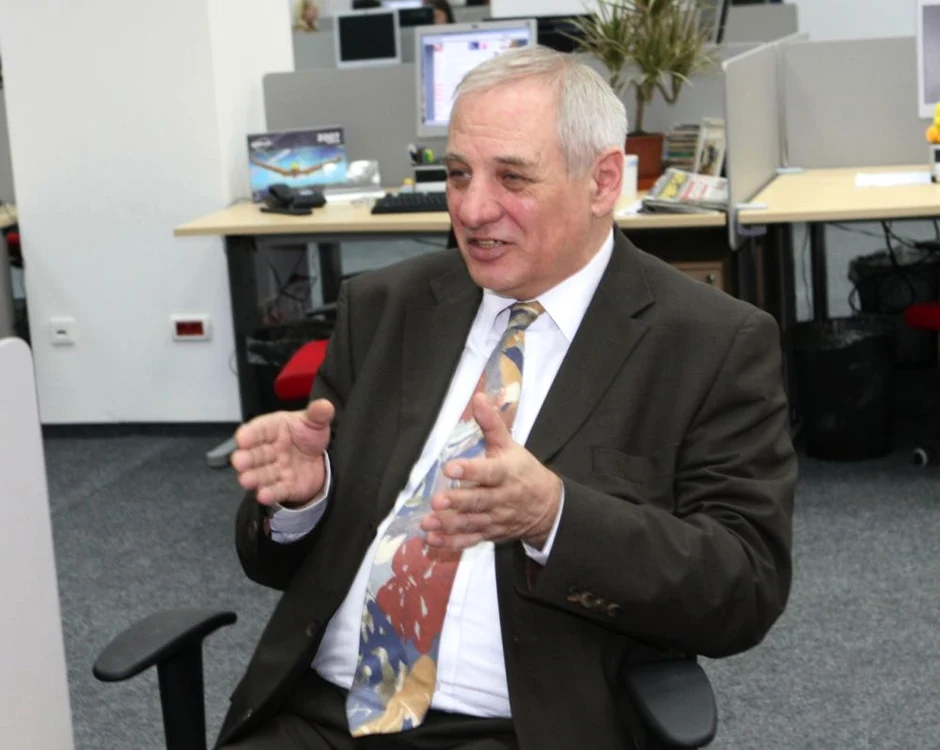 
    Mihai Şeitan, ministrul Muncii.  