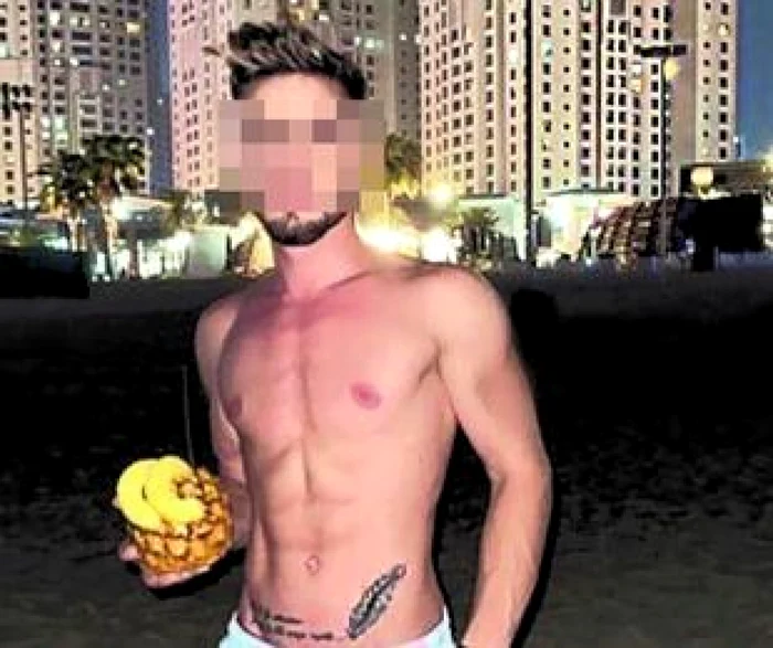 Românul de 20 de ani plătit de Luca Morisi să se prostitueze FOTO gazetaromaneasca.com