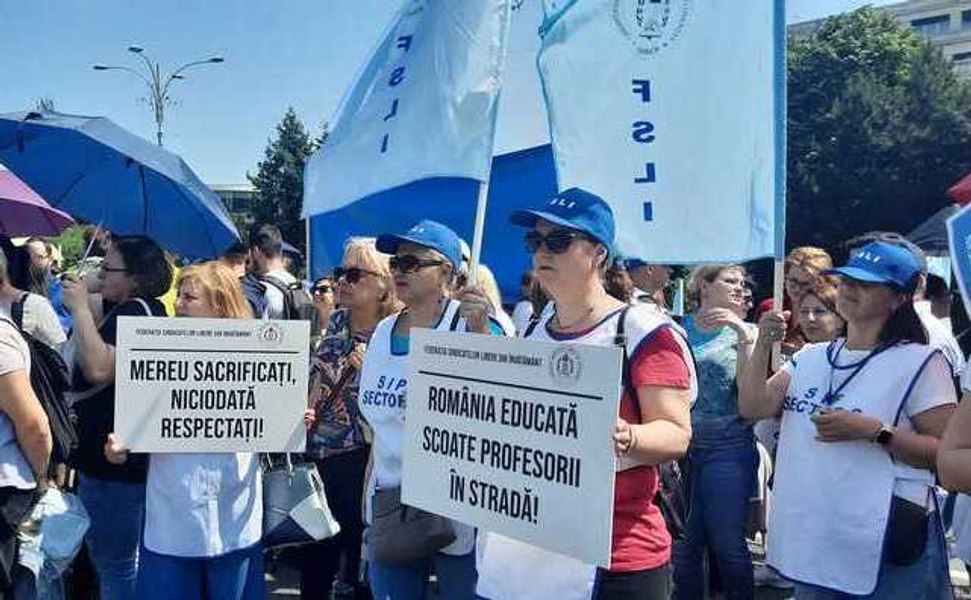Vrabia, mălaiul, tichia, mărgăritarul și „România Educată”