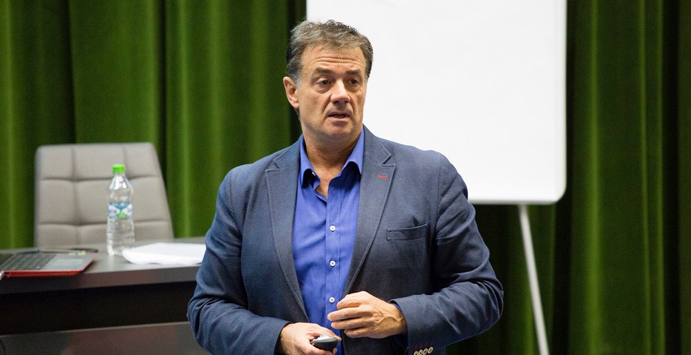 Kyros Vassaras a analizat fazele din Rapid - FCSB. Verdict uluitor după faulturile lui Onea și Grigore
