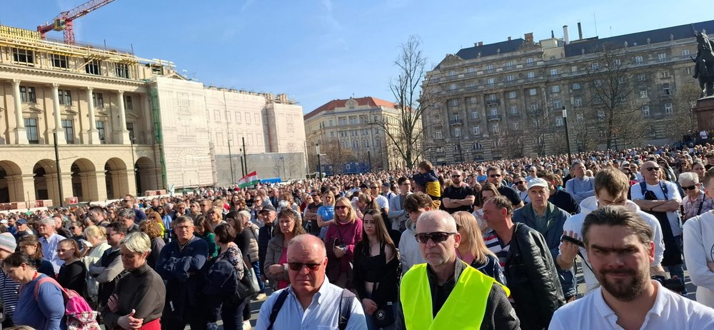 Protest masiv la Budapesta. Oamenii cer „norme europene de asistenţă medicală”