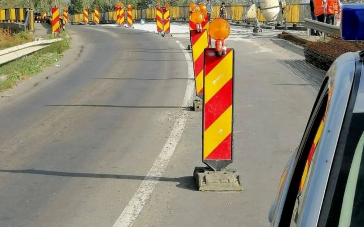 Lucrările la podul peste râul Ialomiţa, un calvar pentru şoferi FOTO Facebook/DRDP Constanţa