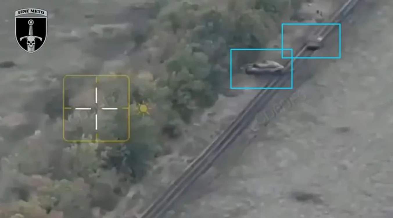 Tancuri Leopard distrug tranșeele rusești pe frontul din Donețk FOTO via Euromaidan Press