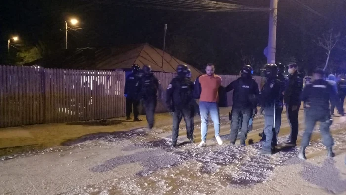 Forțele de ordine au intervenit într-un cartier din Ploiești