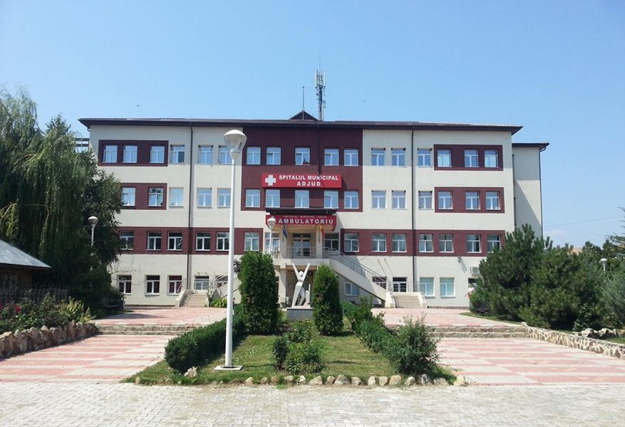 Managerul spitalului din Adjud, unde au fost sechestrați comisarii ANPC, acuză nereguli în efectuarea controalelor: „Am sunat la 112”