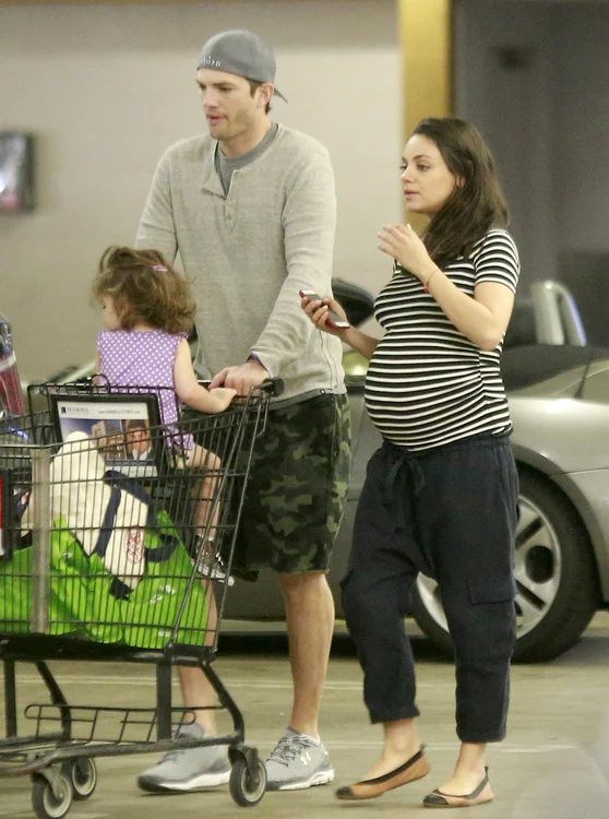 Mila Kunis And Ashton Kutcher Grab Lunch In Studio City jpeg