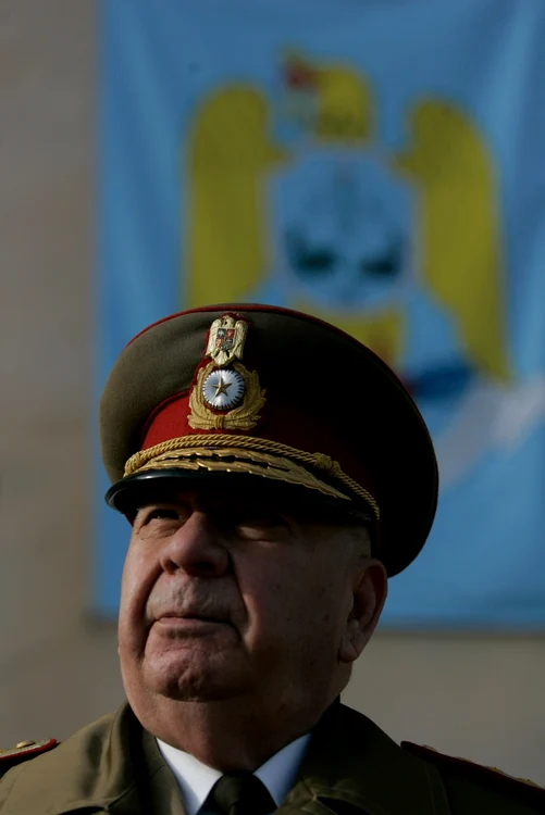 gen marin dragnea veterani razboi   unitate militara   transmisiuni lm 05 preview jpg jpeg