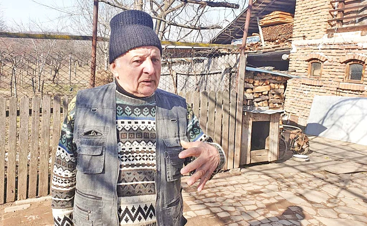 
    Ion Cârstoiu trăieşte dintr-o pensie de 1.300 de lei  