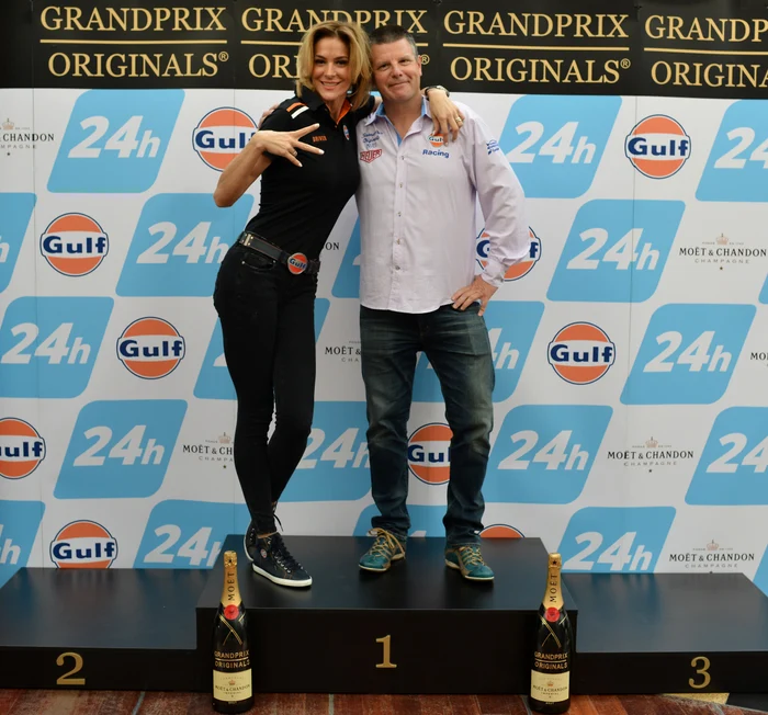 Roxana pe podiumul Grandprix originals alături de Marco Ruf