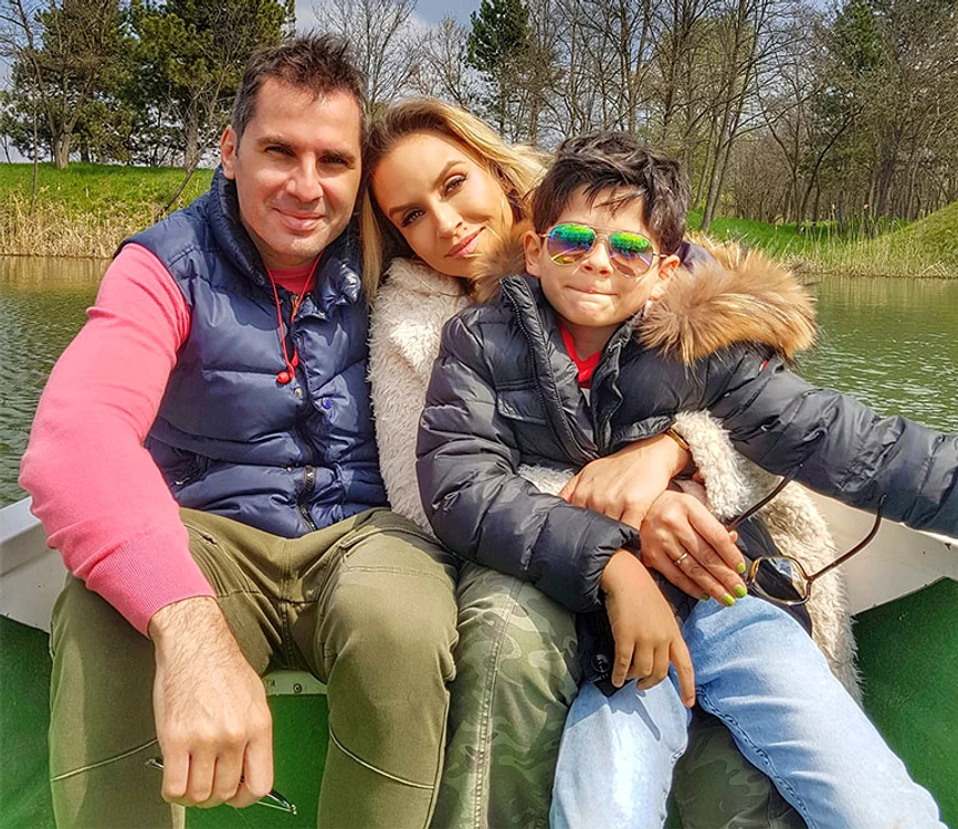 Adina şi soţul ei, Eugen, au un băiat, Serghei, care are 11 ani 