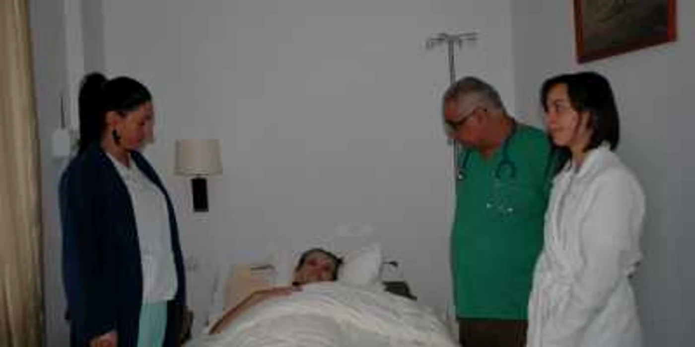 Pacienta şi echipa de la policlinică