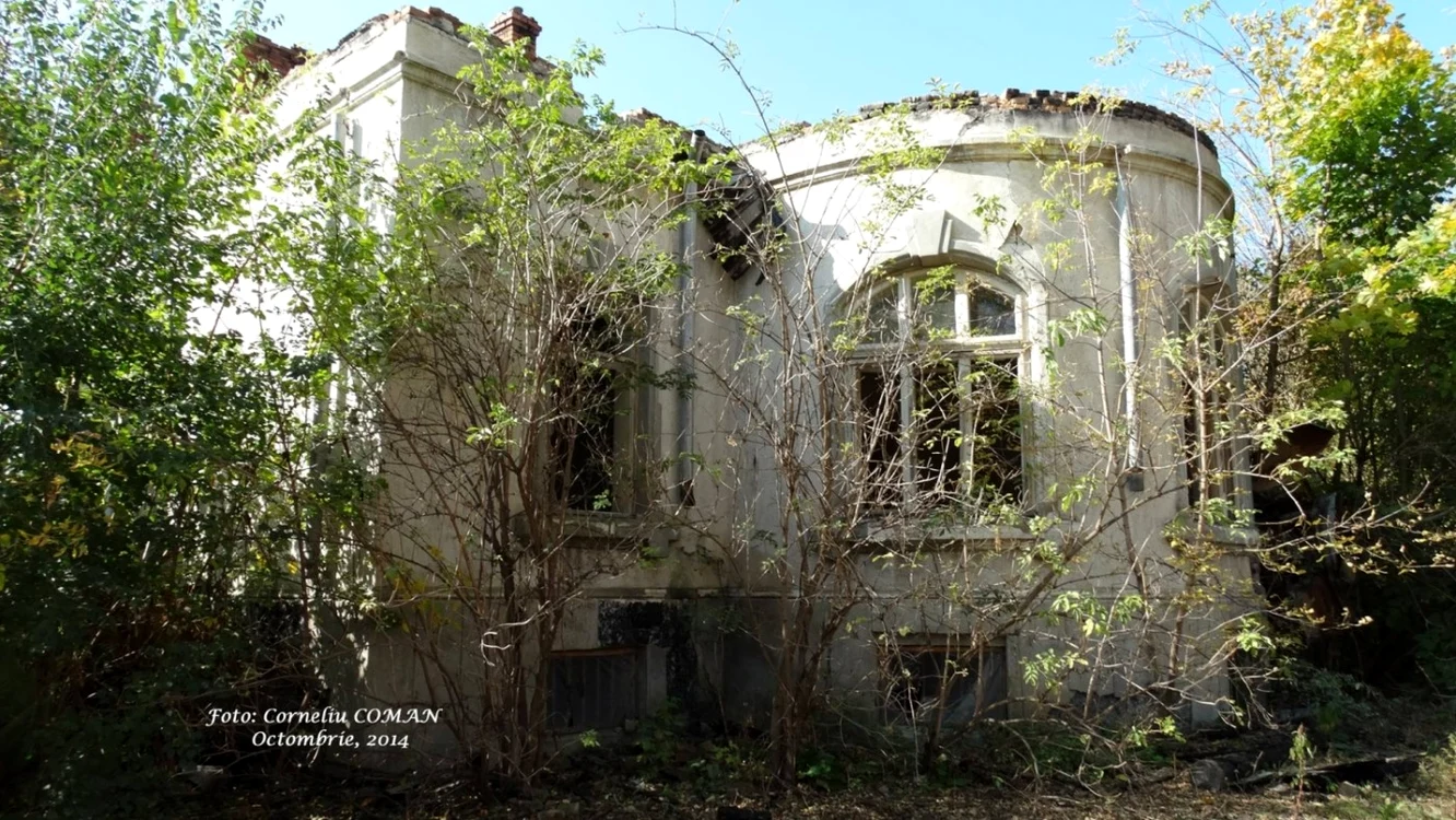 Conacul Mavrocordat lăsat în paragină FOTO Corneliu Coman