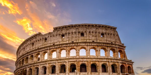 Colosseum Roma Italia FOTO Shutterstock