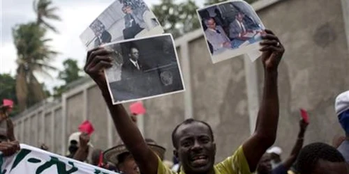 Haitienii protestează împotriva guvernului
