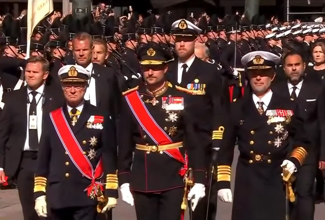 Alianța Scandinavă: Regele Carl Gustaf al Suediei, Regele Haakon al Norvegiei și Regele Frederik al Danemarcei la funeraliile Regelui Harald.