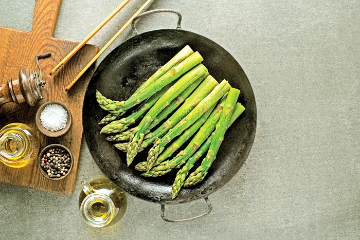 La recoltare, muncitorii se apleacă de 20.000 de ori într-o zi de lucru