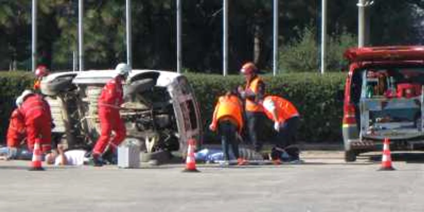 Piteşti:  Exerciţiu ISU - o  bombă a explodat în această dimineaţă în Sala Sporturilor Trivale