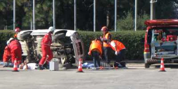 Piteşti: Exerciţiu ISU - o bombă a explodat în această dimineaţă în Sala Sporturilor Trivale