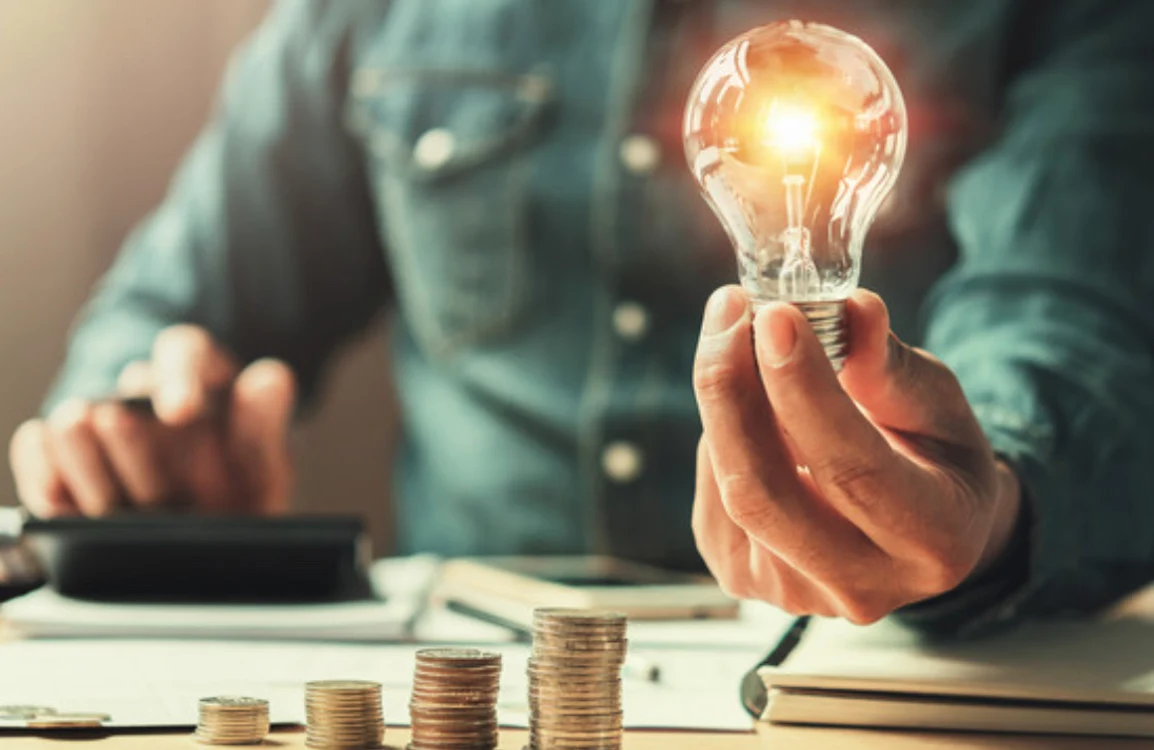 
    Consumatorii casnici vor beneficia de o compensare a facturilor la energie, în sezonul receFoto: Shutterstock  