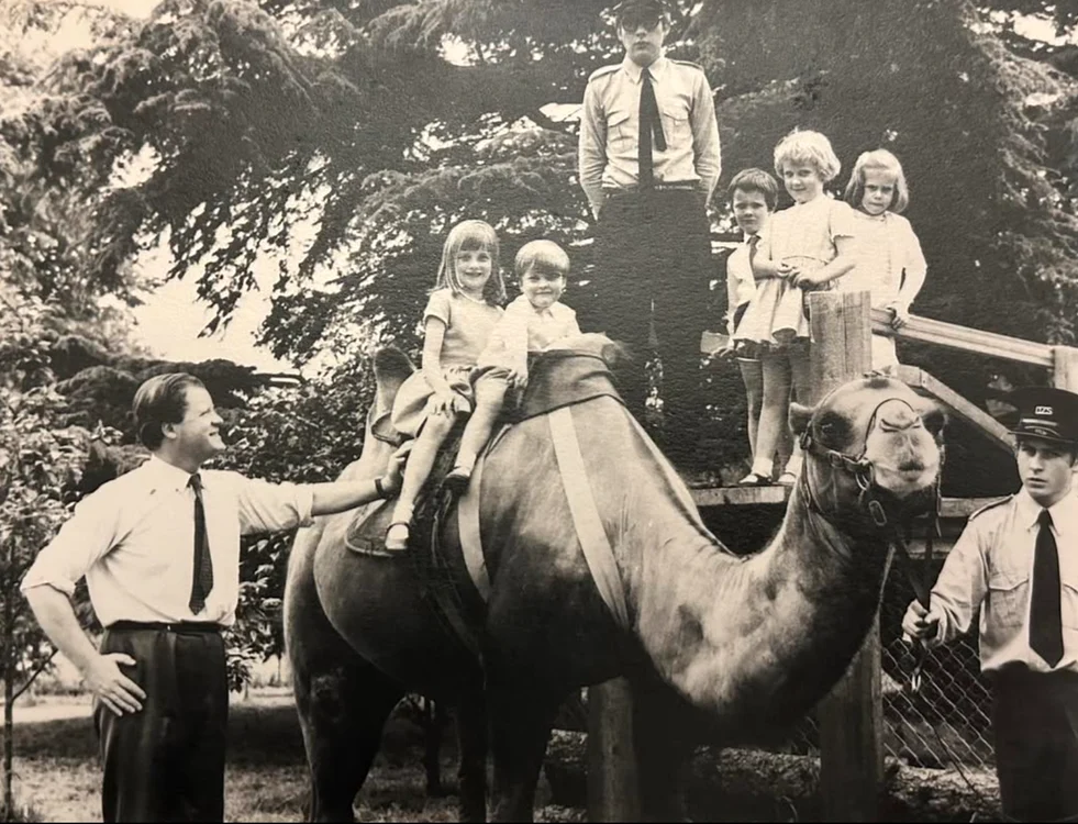 Prințesa Diana și Charles Spencer în copilărie, Foto Instagram