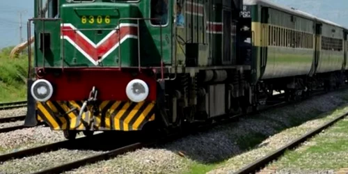 tren pakistan foto x png
