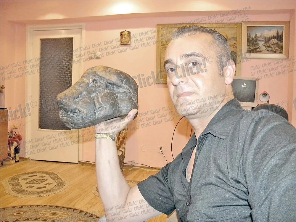 
    "Eu sunt  convins că este de origine extraterestră." Romeo Timoşenco, marinar  