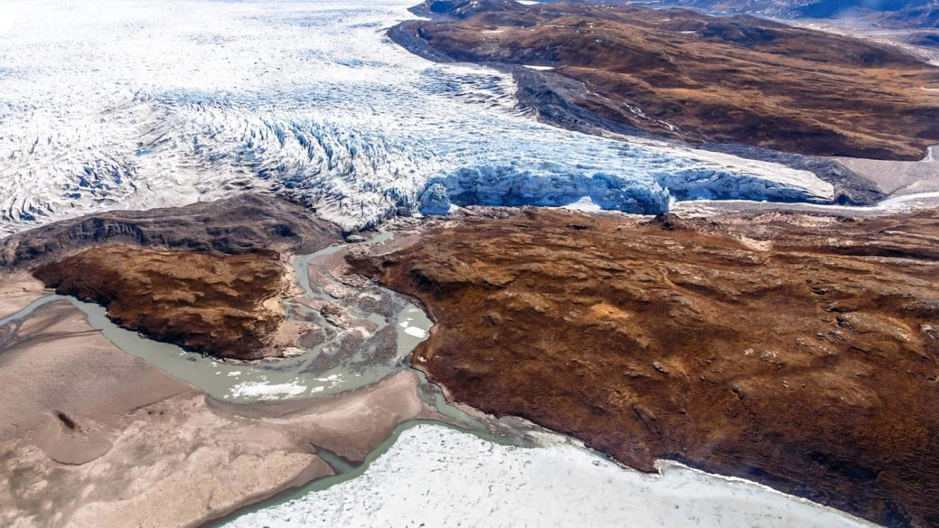 Gheaţă care se topeşte în apropiere de Kangerlussuaq Groenlanda FOTO SHUTTERSTOCK