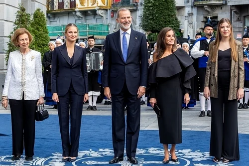 Regina Sofia, Prințesa Leonor, Regele Felipe, Regina Letizia, Infanta Sofia. FOTO: Profimedia