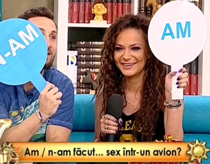 Andreea s-a ruşinat după ce a răspuns la întrebări