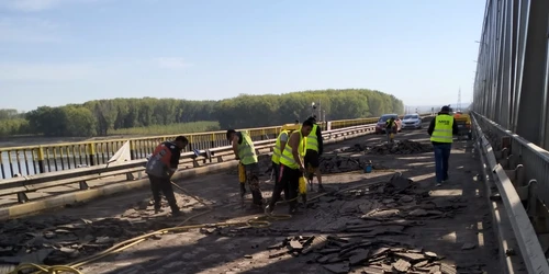 reparatii complexe la podul peste bratul borcea FOTO Facebook DRDP Constanta jpg