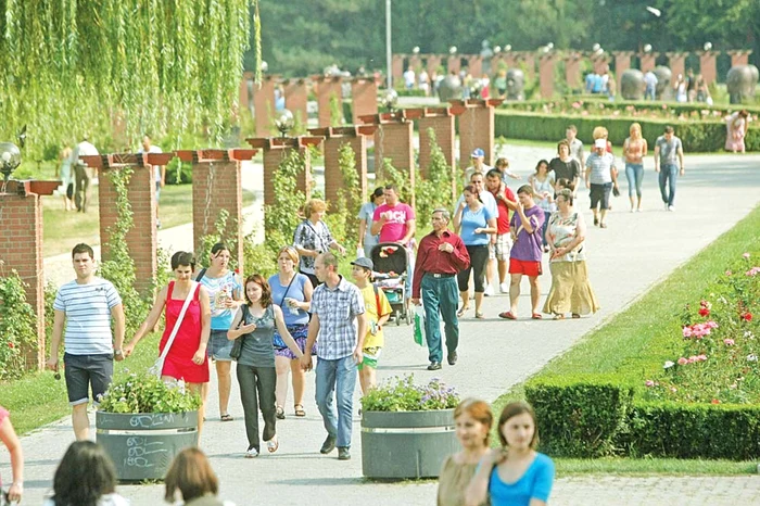 
    Vor fi până la 32 de  grade Celsius  