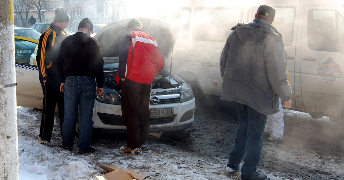 Inspiraţia unui alt şofer i-a salvat maşina taximetristului