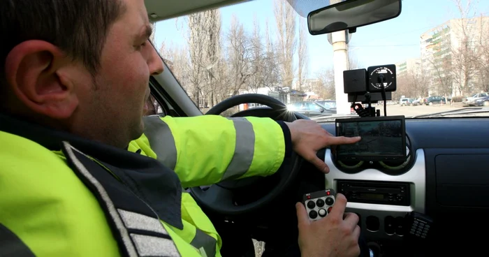 Radarul, ajutorul de nădejde al poliţiştilor Foto:Arhivă Adevărul