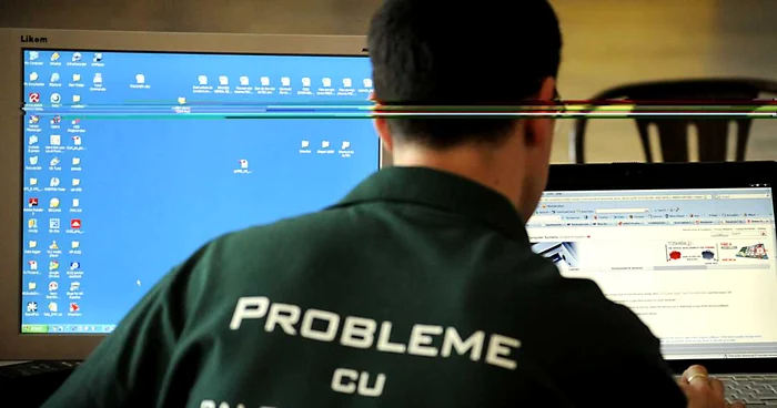 Românii folosesc internetul de acasă, dar nu îl folosesc pentru tranzacţii şi comerţ, ci doar pentru reţele sociale şi ştiri FOTO: Mediafax
