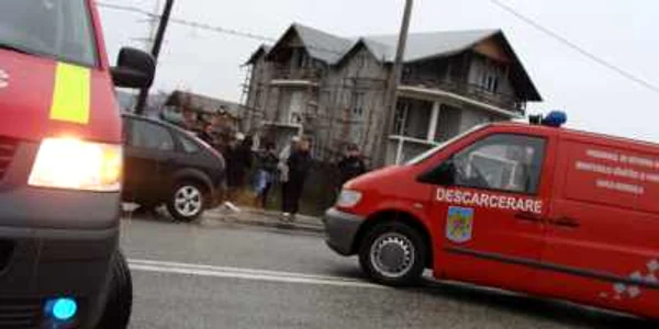 Echipajul de la descarcerare a fost chemat sa intervina (foto arhiva)