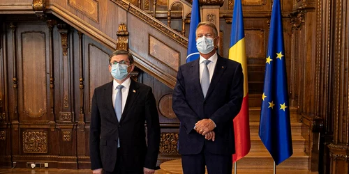 Grosu si Iohannis