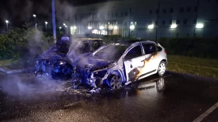 Atacuri cu arme și mașini incendiate în mai multe închisori din Franța FOTO: X