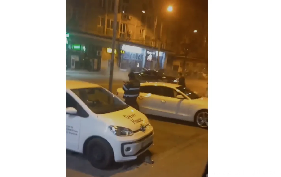 Accidentul a fost provocat de un şofer teribilist în centrul Ploieştiului FOTO Captură video/Facebook