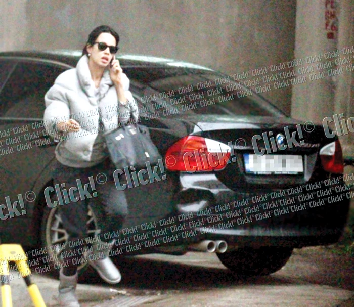 Andreea a coborât din maşină şi a luat-o la fugă