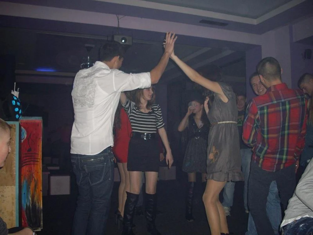 Tânăra s-a distrat şi a uitat de poşetă Foto: Arhivă