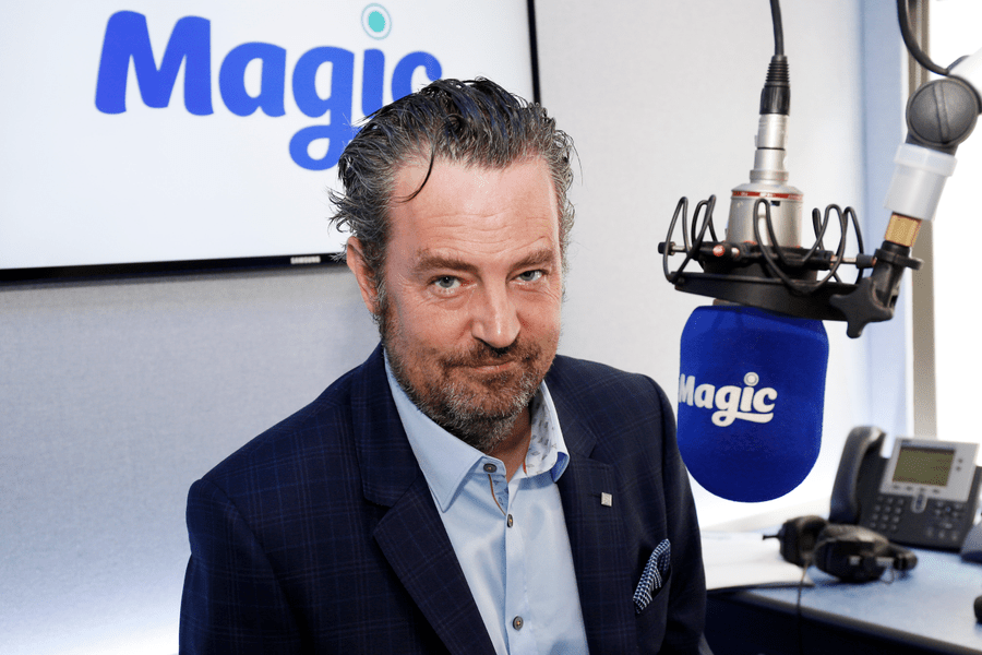 Matthew Perry povesteşte cum rolul din „Friends” l-a ajutat în lupta cu dependenţa de droguri