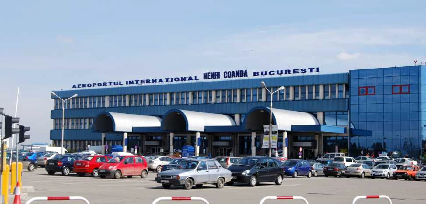 Cele două dispozitive au fost amplasate în terminalul Sosiri al aeroportului FOTO Arhiva Adevărul