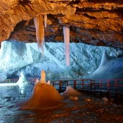 Peștera „Ghețarul de la Scărișoara” foto primaria galda de jos png