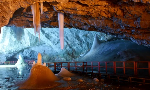 Peștera „Ghețarul de la Scărișoara” foto primaria galda de jos png