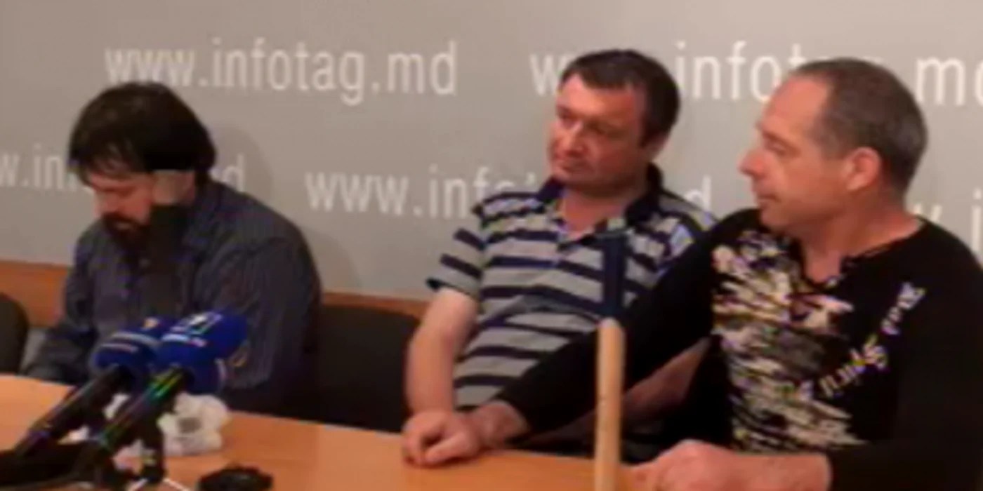 Veteranii și-au adus ciocanele la conferința de presă 