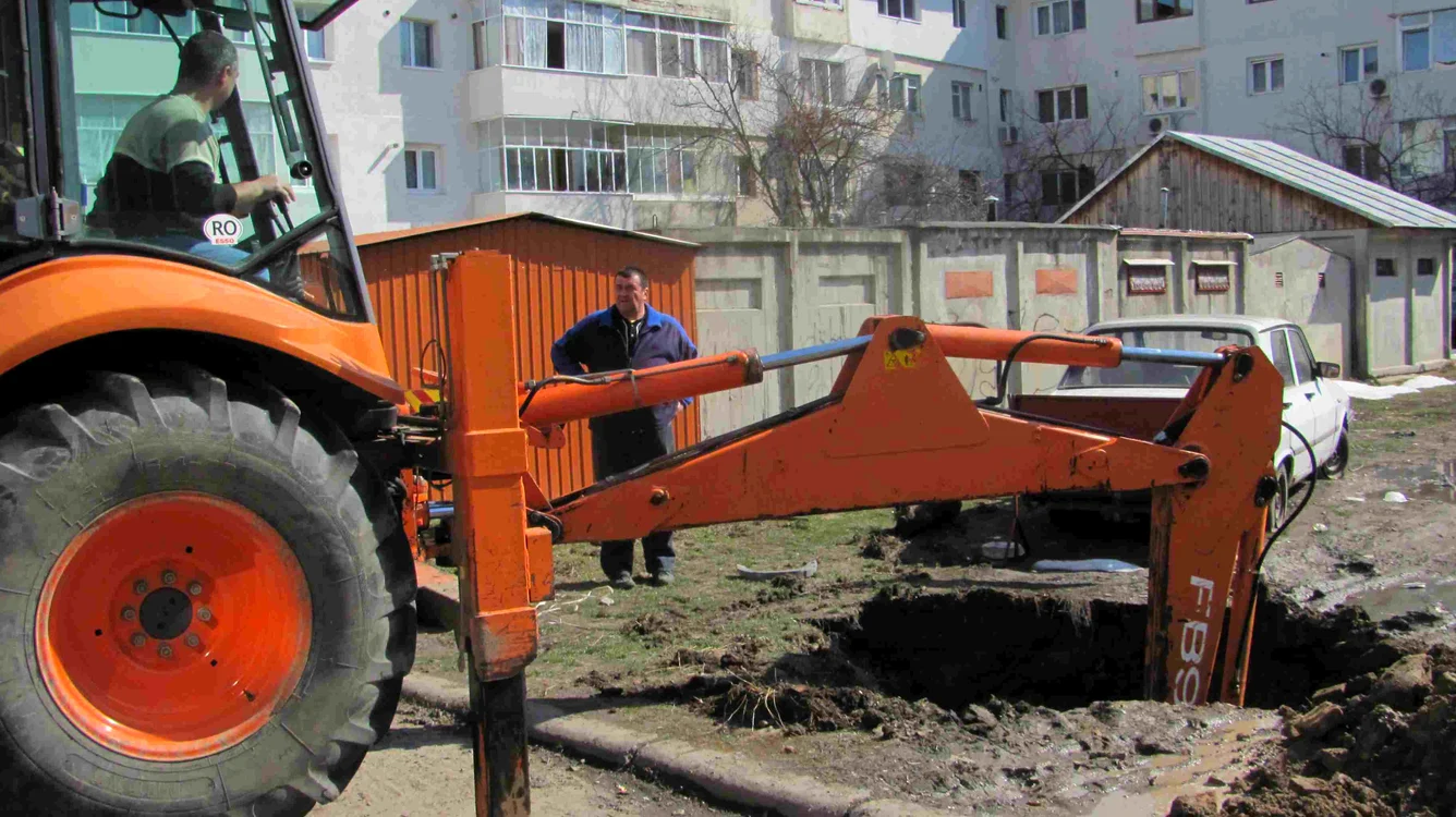 Terenul s-a surpat