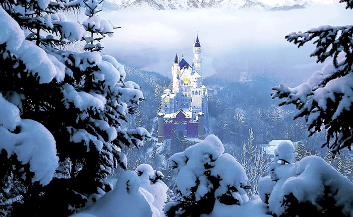 Castelul Neuschwanstein, Bavaria, Germania